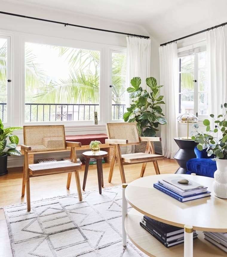 15 способов, как сделать гостиную стильной с помощью штор