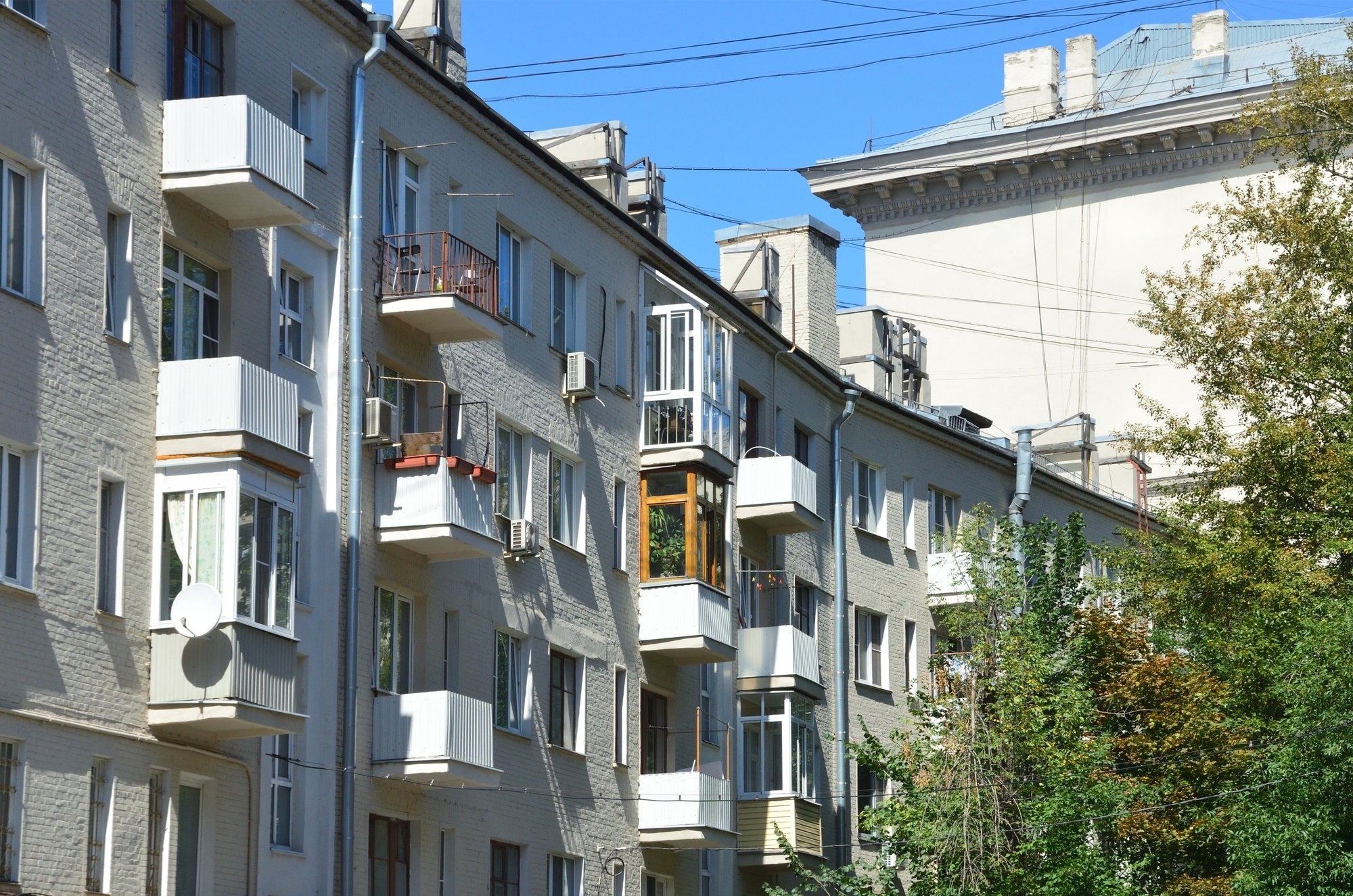 Почему в СССР строили в основном пятиэтажные и девятиэтажные дома? Почему в СССР строили в основном пятиэтажные и девятиэтажные дома?