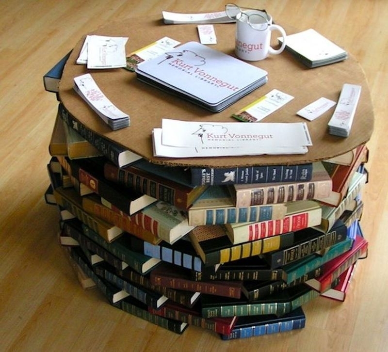 Мебель из книг: креативные идеи для вашего дома