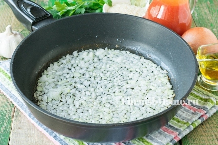 Голубцы из пекинской капусты с куриным филе Голубцы из пекинской капусты с куриным филе