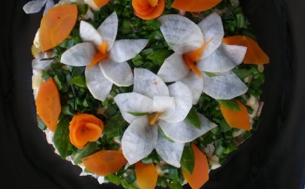 Нарядный новогодний салат «Лилия»