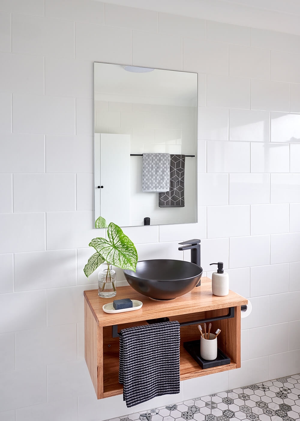 Хранение в ванной комнате: удобные способы упорядочить содержимое