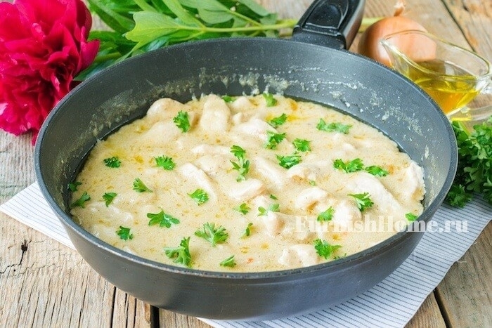 Куриное филе в сметанном соусе