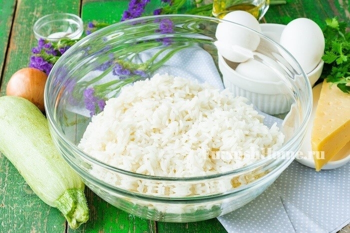 Запеканка с рисом и кабачками