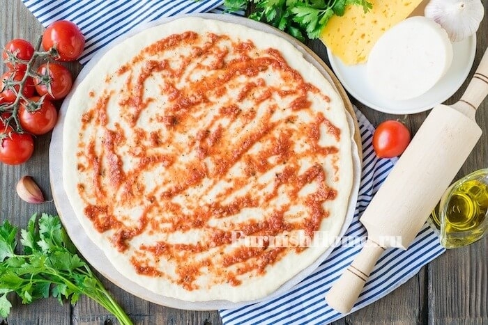 Пицца с ветчиной и сыром