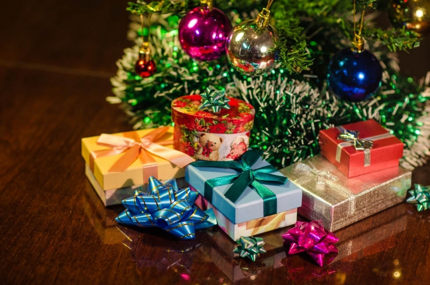 Как оформить новогодние подарки 2021: идеи на Новый год и Рождество