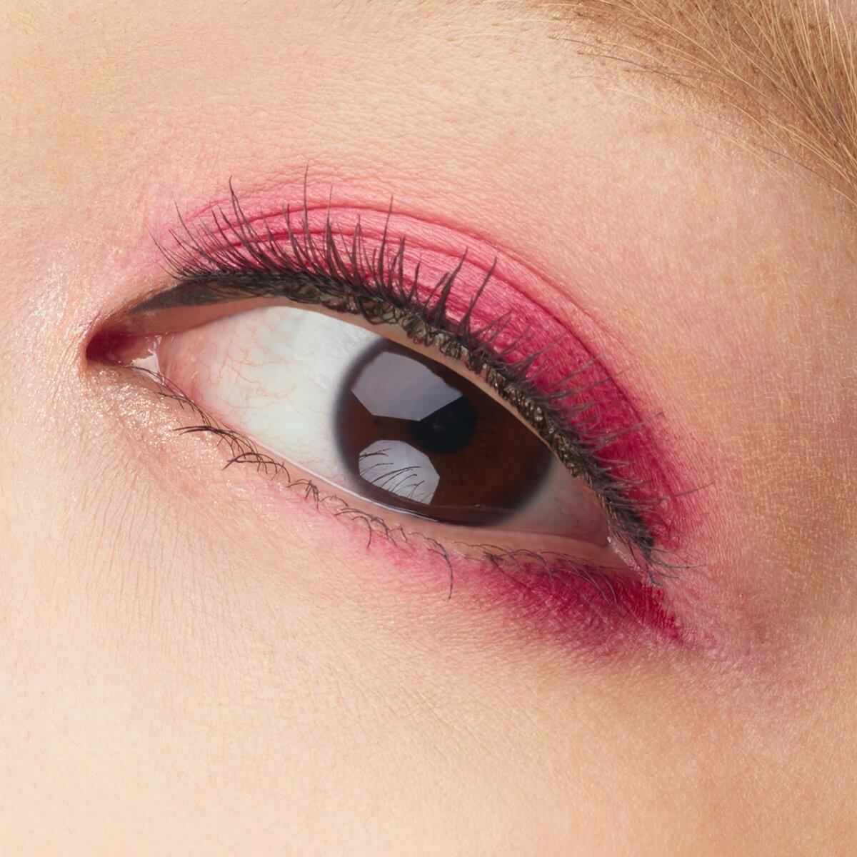 Модные тени для век 2021: что в тренде, сатиновые и гелевые тени для лучшего макияжа глаз 2021 Модные тени для век 2021: что в тренде, сатиновые и гелевые тени для лучшего макияжа глаз 2021