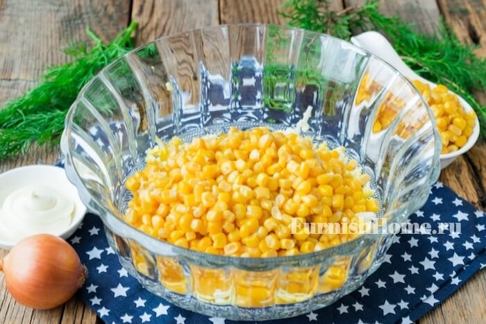 Салат из шампиньонов и кукурузы