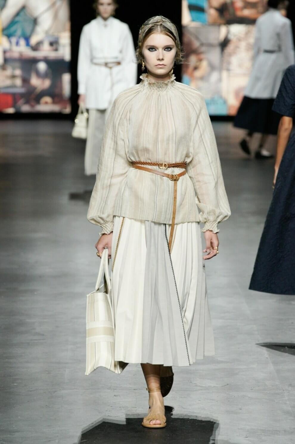 Модные женские юбки 2021: тенденции, образы. С чем носить юбку девушке в 2021 Модные женские юбки 2021: тенденции, образы. С чем носить юбку девушке в 2021