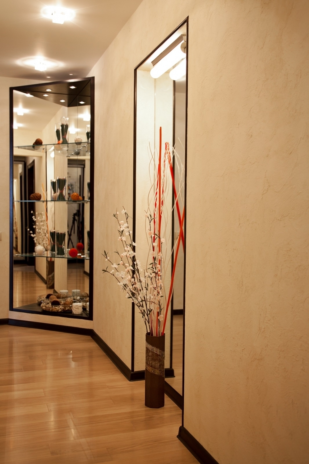 Квартира, в интерьере которой доминируют минимализм, простота и практичность Квартира, в интерьере которой доминируют минимализм, простота и практичность