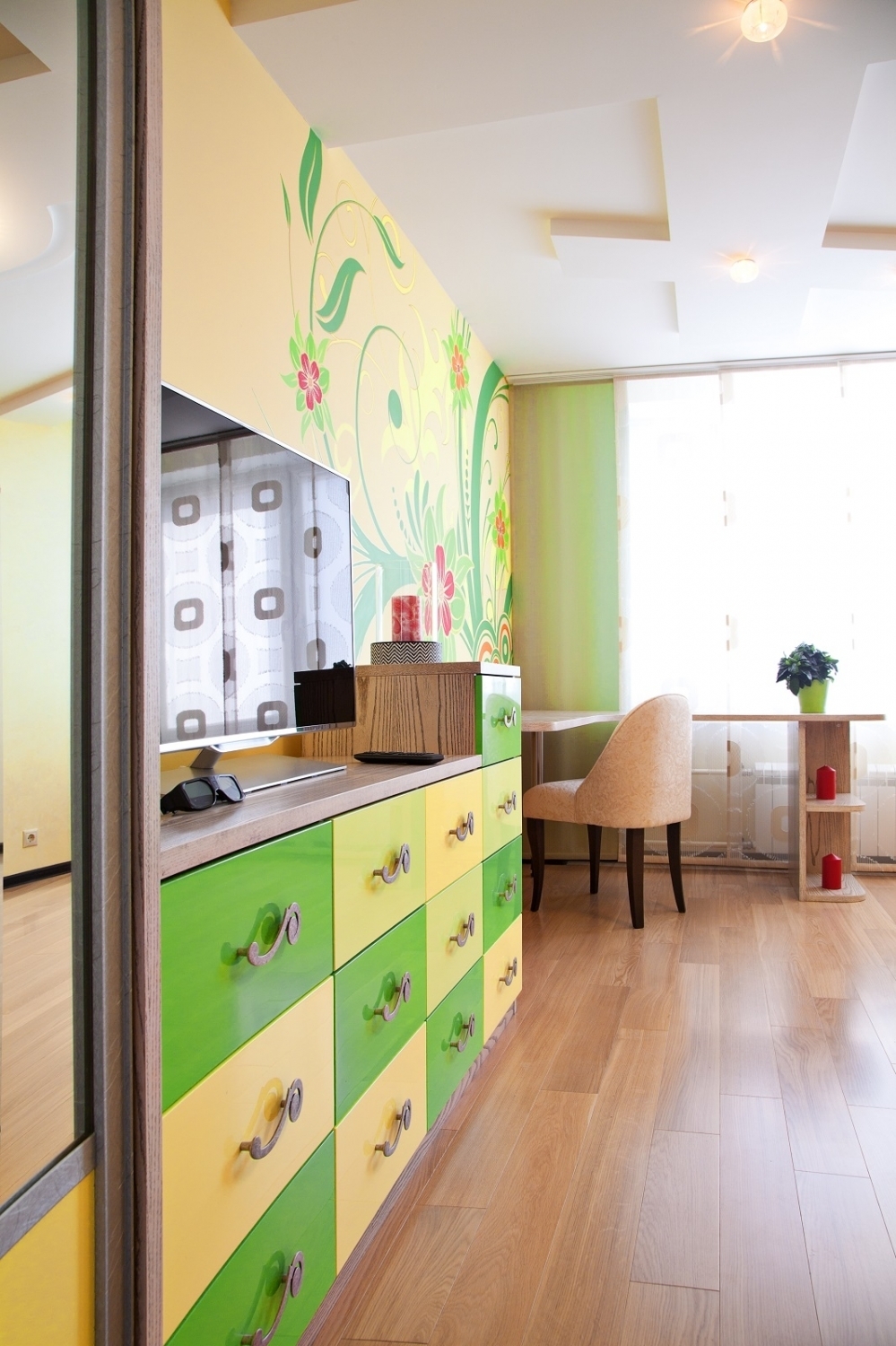 Квартира, в интерьере которой доминируют минимализм, простота и практичность Квартира, в интерьере которой доминируют минимализм, простота и практичность