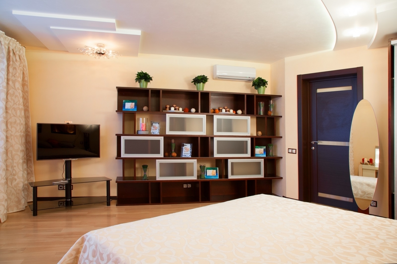 Квартира, в интерьере которой доминируют минимализм, простота и практичность Квартира, в интерьере которой доминируют минимализм, простота и практичность