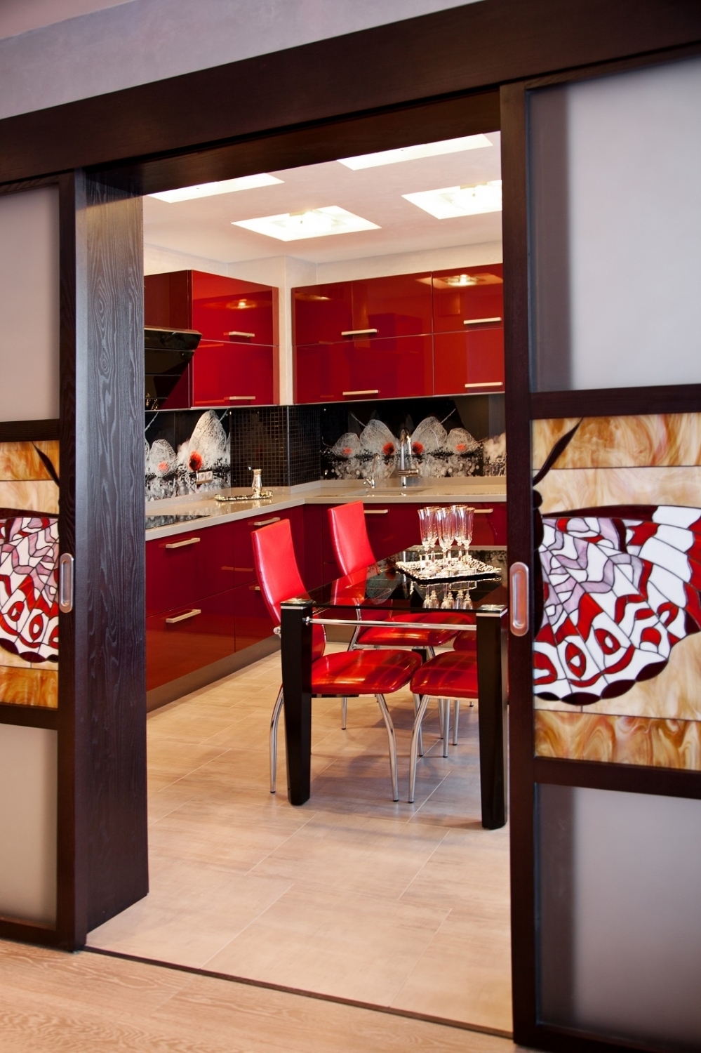 Квартира, в интерьере которой доминируют минимализм, простота и практичность Квартира, в интерьере которой доминируют минимализм, простота и практичность