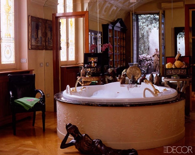 Воплощение стиля – ванная Донателлы Версаче в Милане