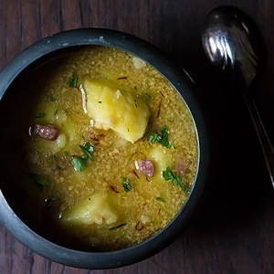 Картофельный суп с ветчиной и миндалем