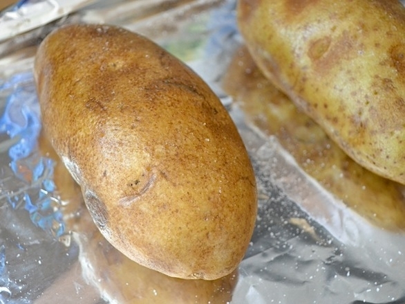 Печеный картофель с мясной начинкой