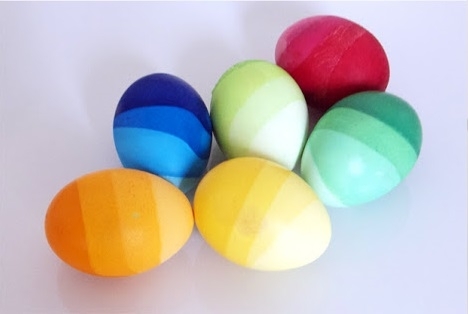 Окраска пасхальных яиц в технике «Омбре»