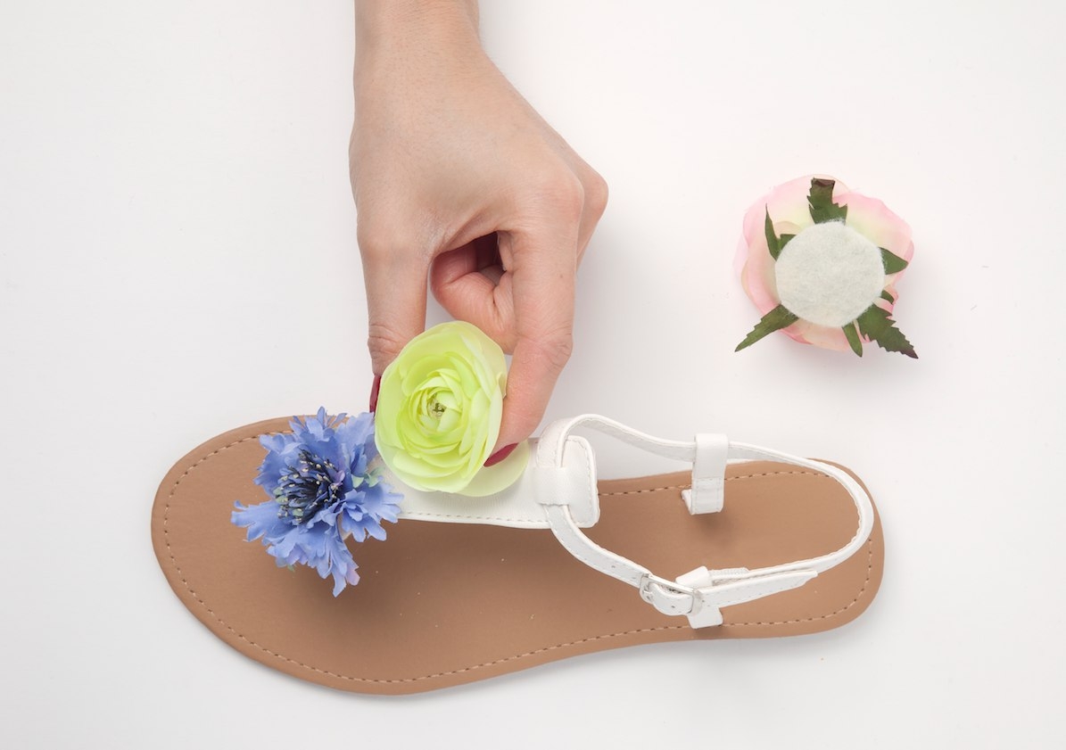 Сделайте сами цветочные сандалии за 4 легких шага