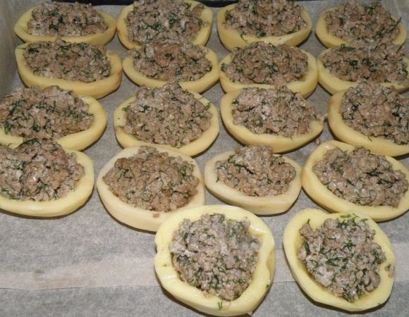 Картофель, фаршированный мясом