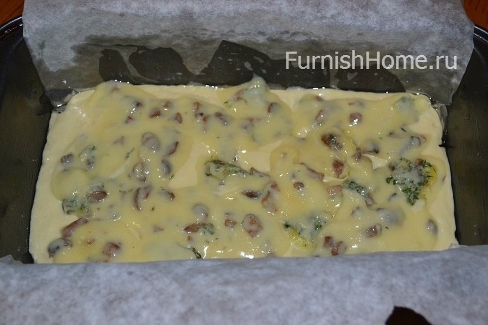 Заливной пирог с грибами и колбасой