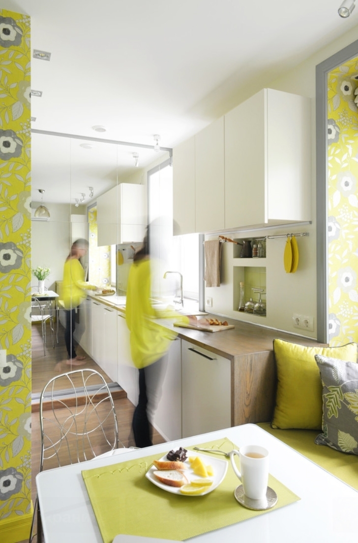 Интерьер маленькой квартиры с ярко-желтыми акцентами