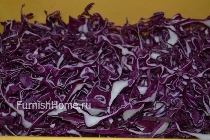 Салат из краснокочанной капусты и корейской морковки
