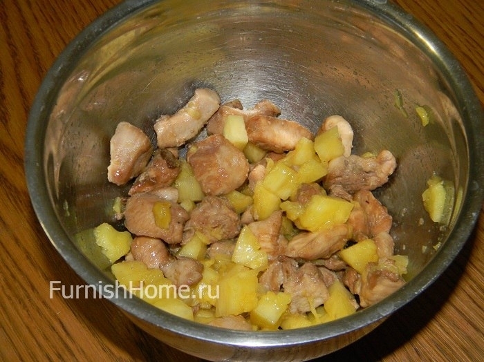 Куриное филе, запеченное в ананасе