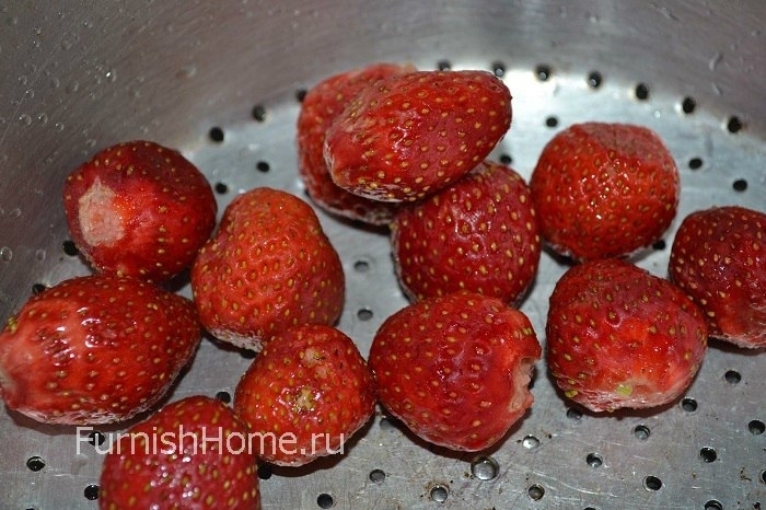 Салат с клубникой и рукколой