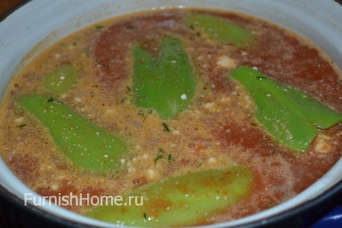 Фаршированные перцы с булгуром, овощами и колбасой