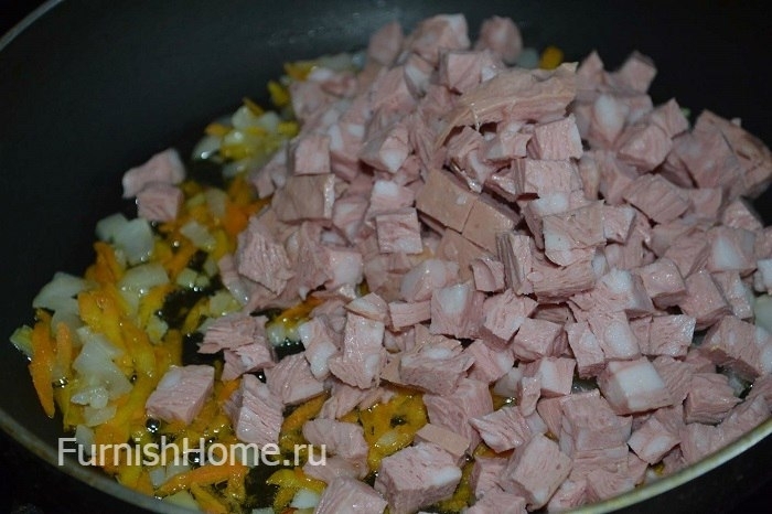 Фаршированные перцы с булгуром, овощами и колбасой