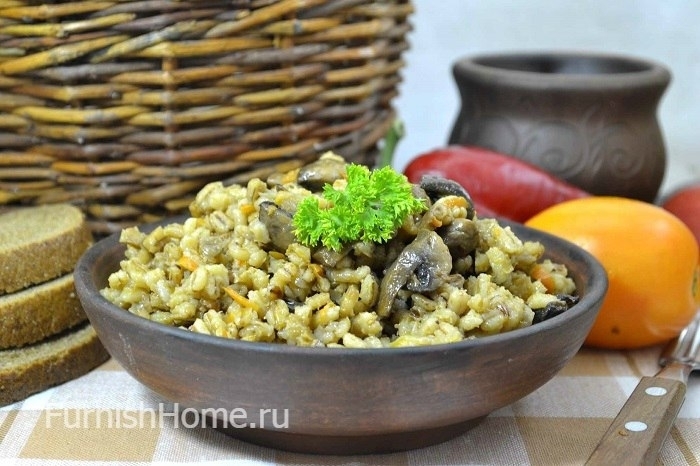 Перловая каша с шампиньонами и овощами