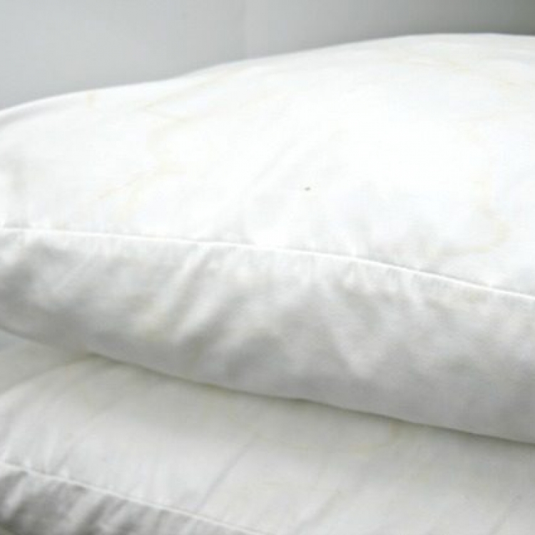 Как стирать подушки для кровати