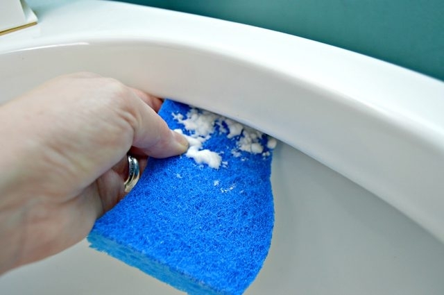 Как очистить унитаз от отложений жесткой воды