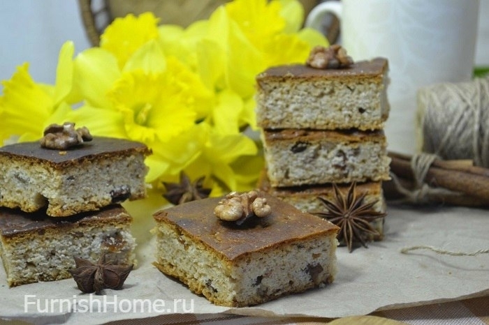 Коврижка с вареньем, орехами и изюмом