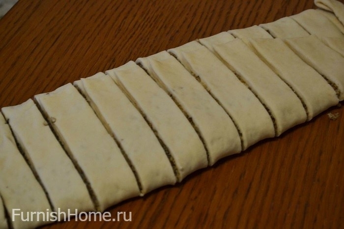 Дрожжевые булочки с ореховой начинкой