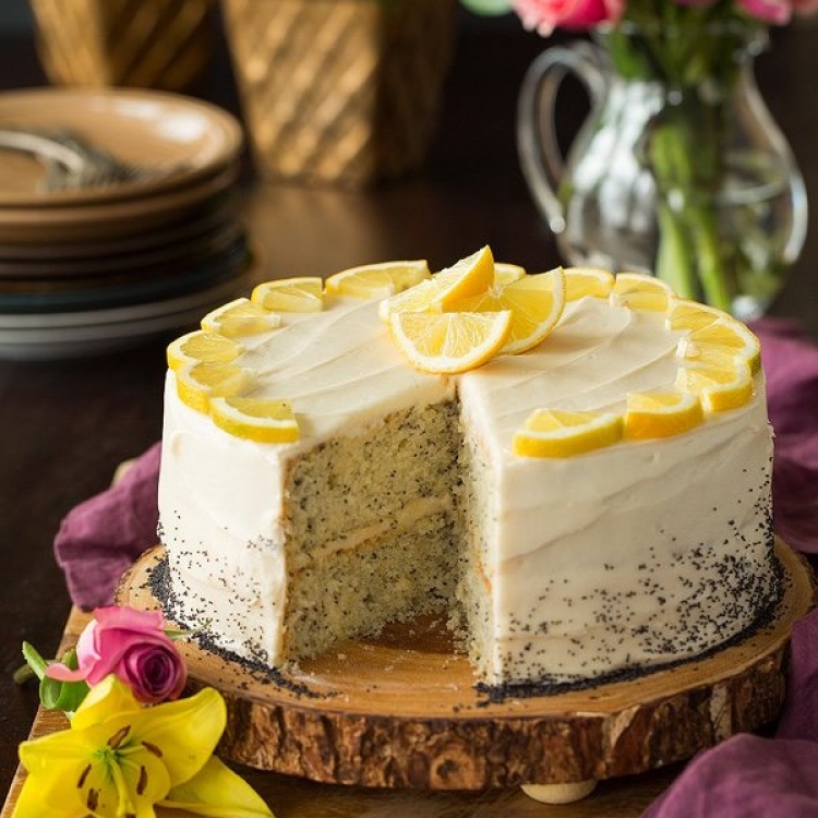 Лимонный торт с маком и сырной глазурью