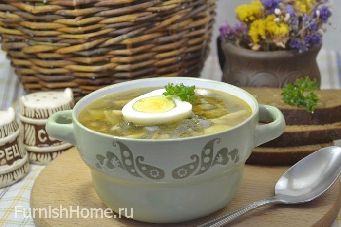 Зеленый борщ с крапивой и стручковой фасолью