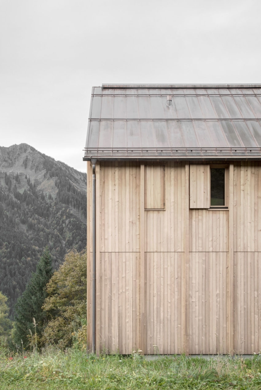 Деревянный дом в горах Австрии