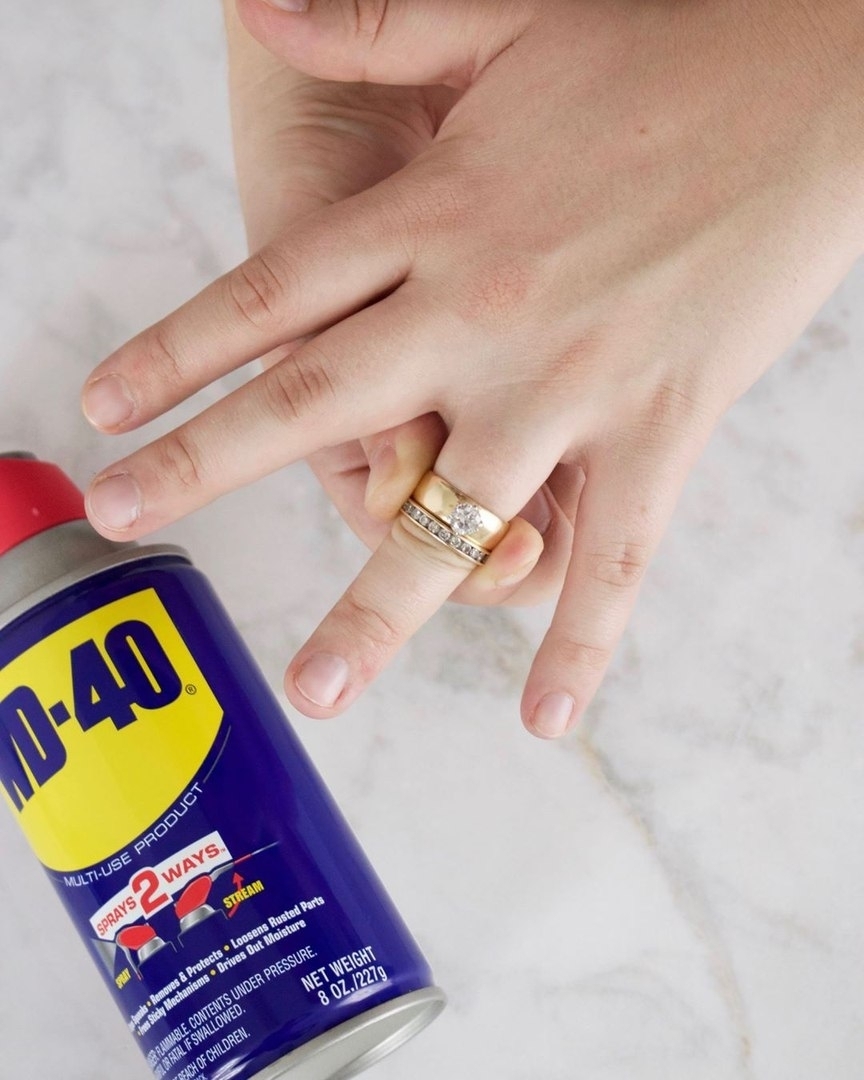 WD-40 помогает снять кольцо