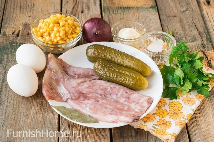 Салат с кальмарами и кукурузой