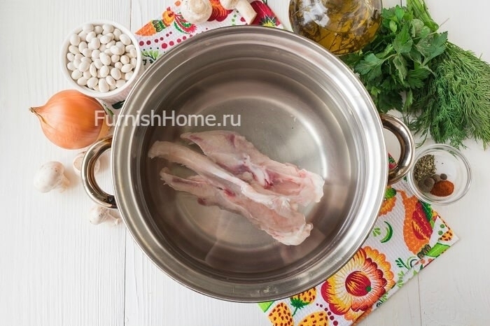 Суп с белой фасолью и шампиньонами