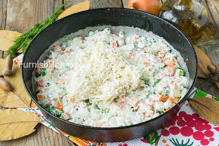 Курица в сливочном соусе с овощами