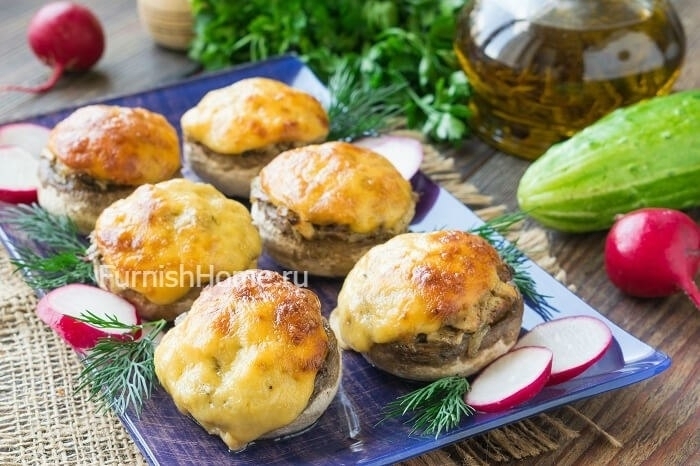 Фаршированные шампиньоны с курицей под сыром