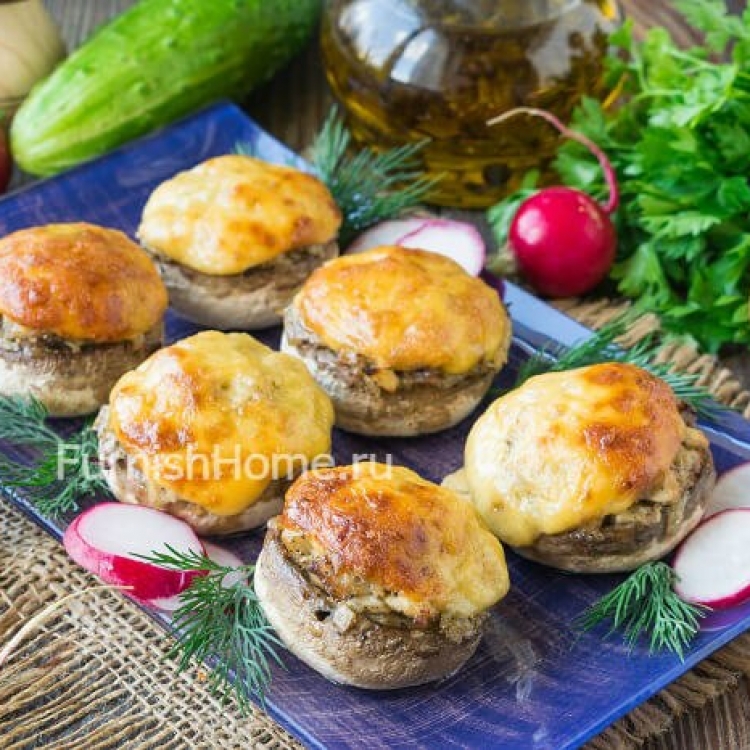 Фаршированные шампиньоны с курицей под сыром