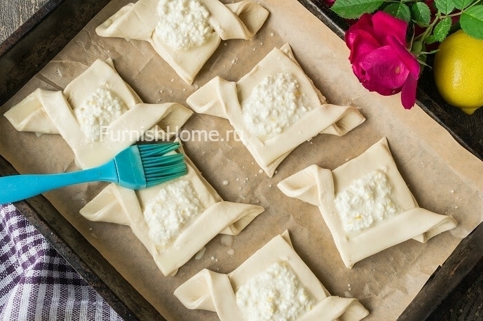 Слойки с творогом и лимонной цедрой