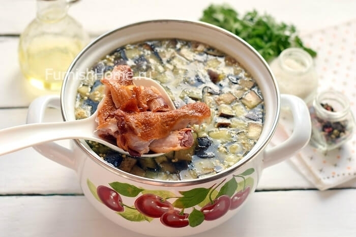 Томатный суп с баклажанами и копченостями