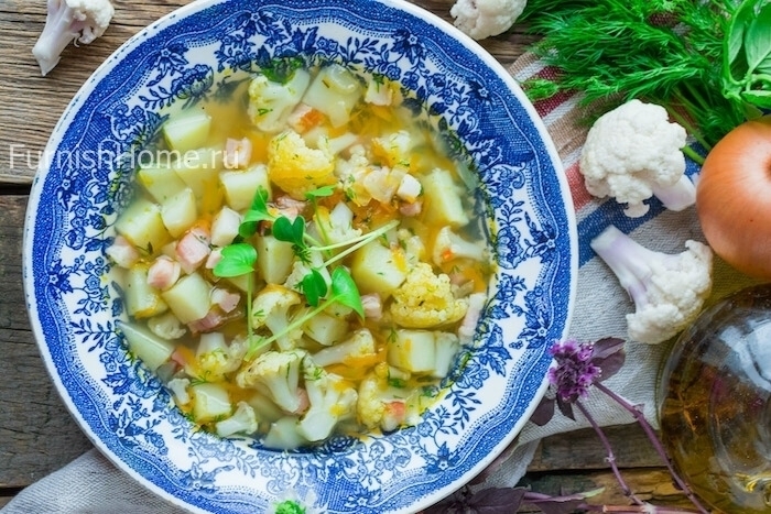 Суп с копченой грудинкой и цветной капустой