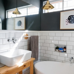 25 гениальных идей для дизайна и хранения в маленькой ванной комнате