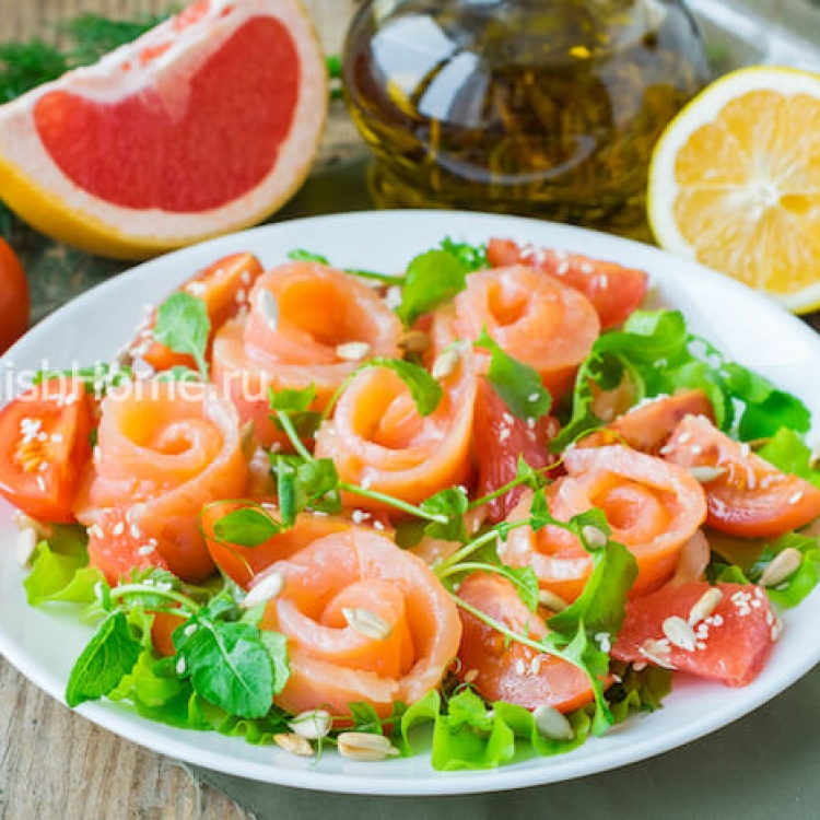 Салат из семги с грейпфрутом и помидорами черри