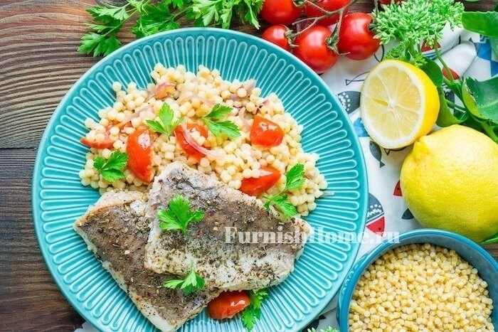 Хек запеченный на подушке из кускуса с овощами